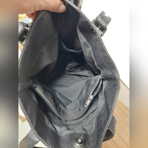 Relic Black Synthetic Double Front Pockets Tote Shoulder Bag - Picture 11 of 16